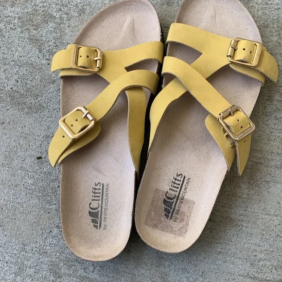 Cliffs by White Mountain Gionna Yellow Sandals - Picture 3 of 11